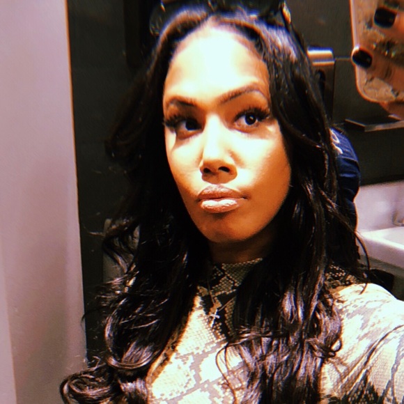 Meet your Posher, Kitrea - Picture 2 of 3